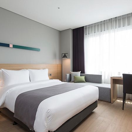 Alex 72 Hotel Suwon Buitenkant foto