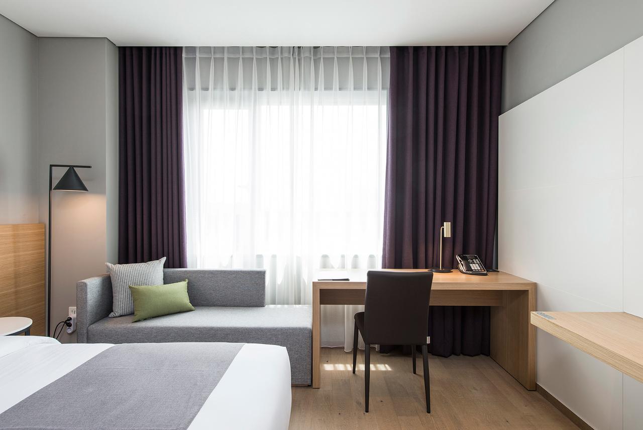 Alex 72 Hotel Suwon Buitenkant foto